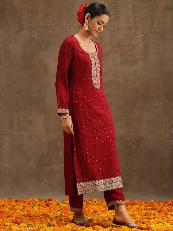 Maroon Embroidered Silk Blend Straight Kurta With Trousers & Dupatta - Image 4